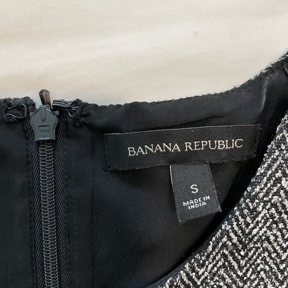 Banana Republic Knit Tank Top - Picture 2 of 3